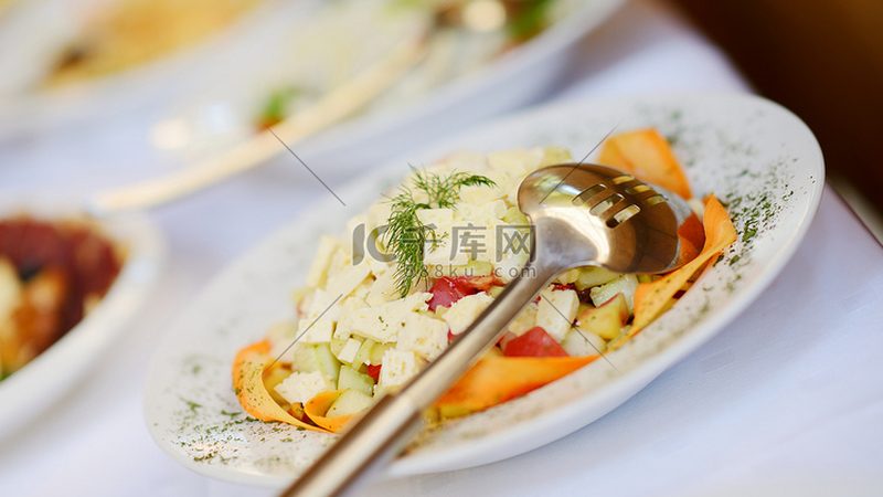 酒店餐饮预制菜：品牌选择背后的考量因素